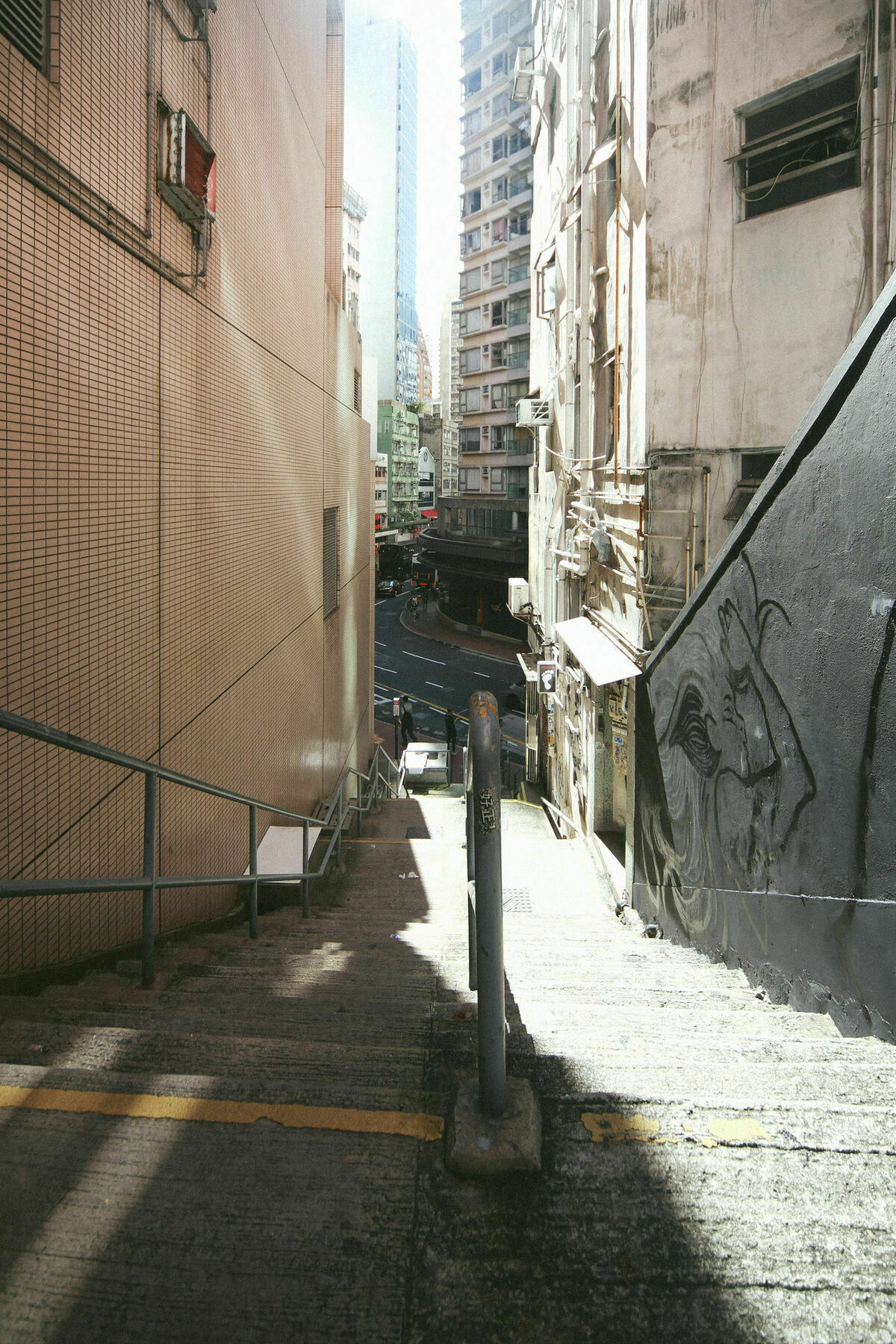 Отель Sleeep Hkg Gough St Гонконг Экстерьер фото